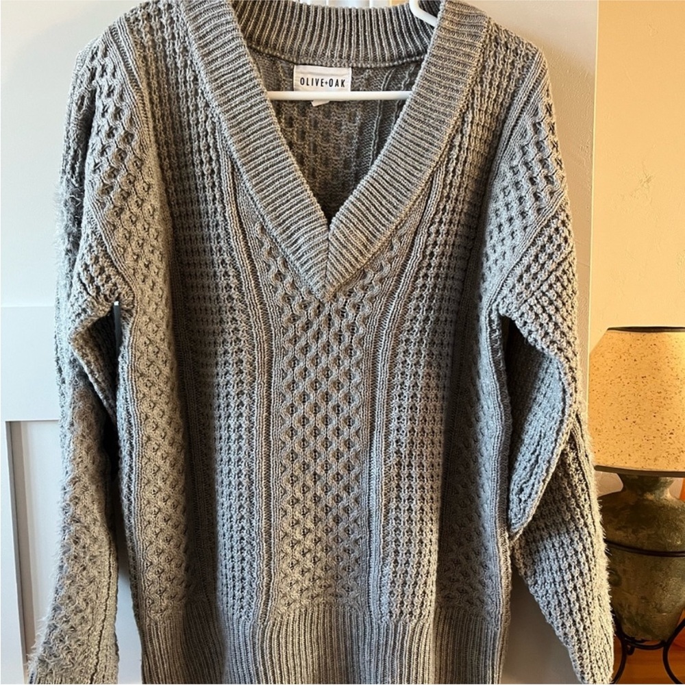 Olive and Oak grey sweater.  Size medium
